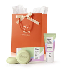 Kit Natura Flor de Pera e Melissa: Creme Hidratante Corporal 100g + Caixa com 2 Sabonetes + Sacola de Presente